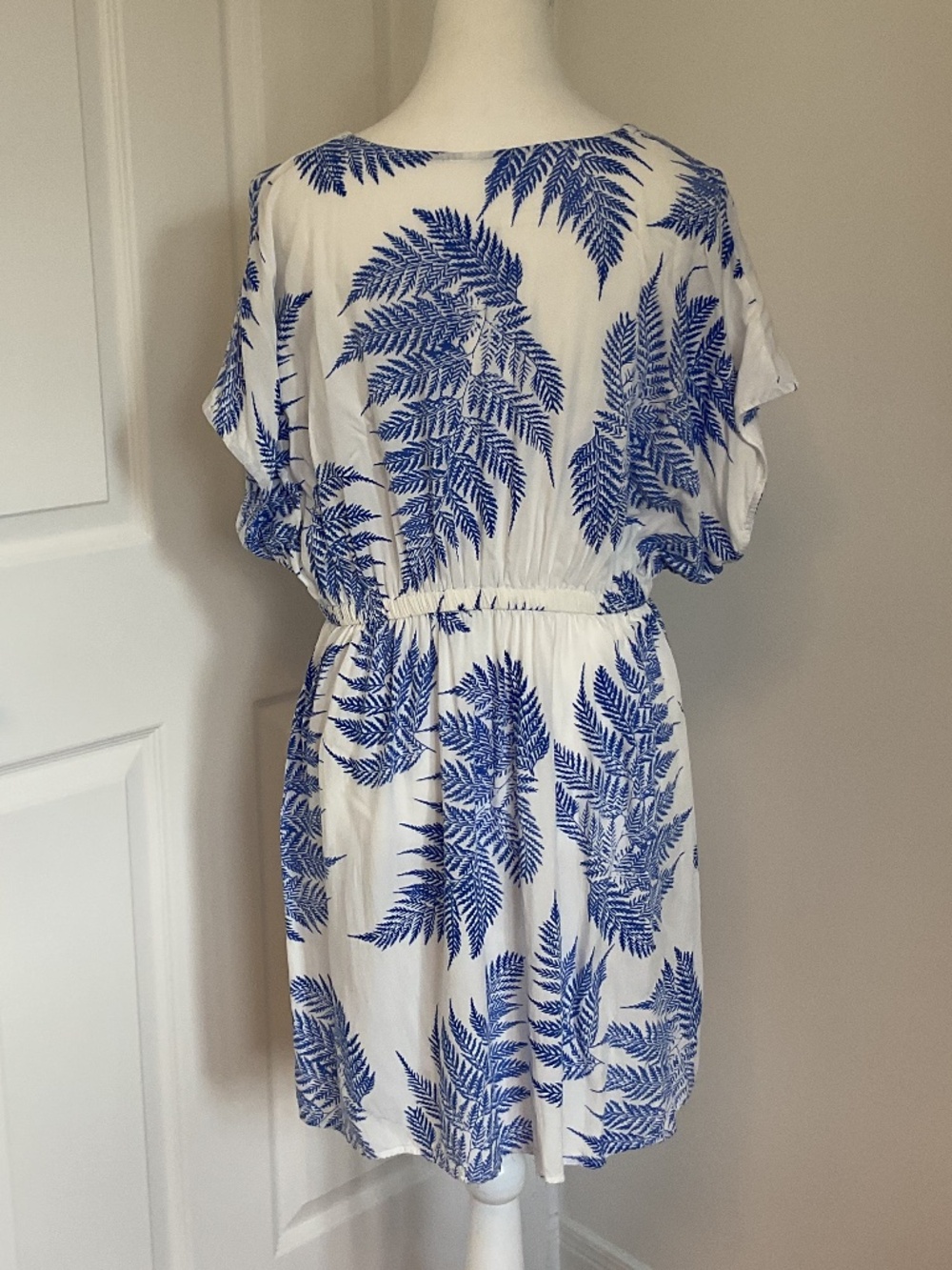 ⭐️CUPSHE Leaf Print V-Neck Cover-Up Dress - size XL - Picture 6 of 9